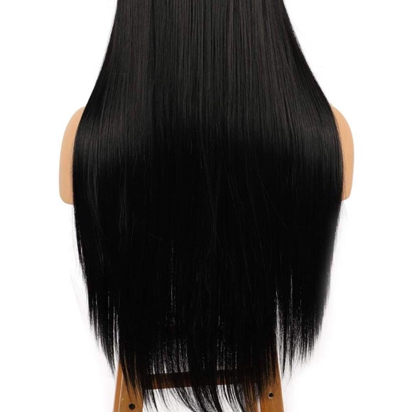 ?22” JET BLACK STRAIGHT MIDDLEPART LACE FRONT WIG